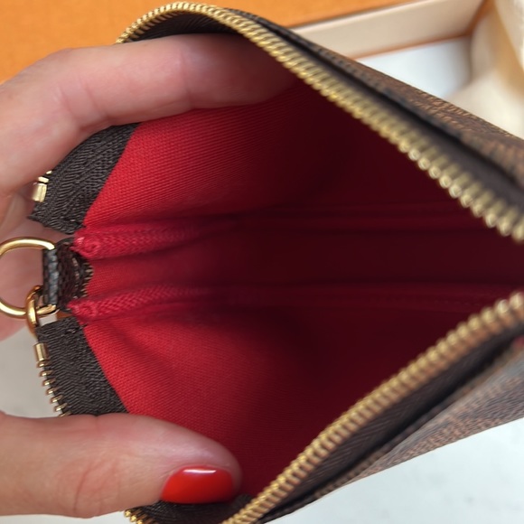 Louis Vuitton Mini Pochette Accessoires in Damier Bene - Picture 6 of 12